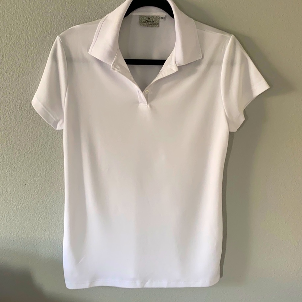 Brand: Akwa • Size: Small • Color: White